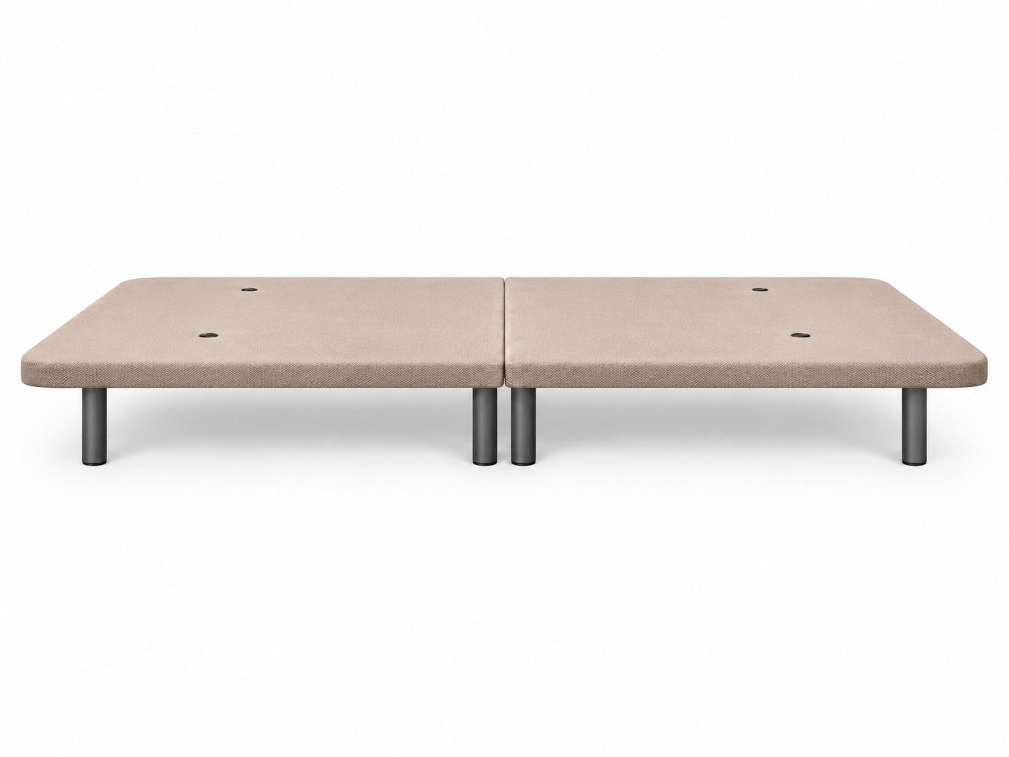 Base tapizada partida beige: dos piezas enrasadas con patas metálicas reforzadas